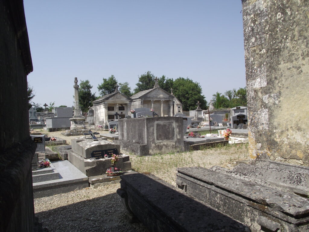 Le cimetière et le colombarium